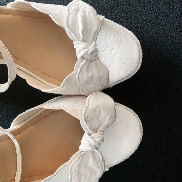On 34th Women's "Stanciaa" White Embroidered Platform Dress Sandals Size: 9M - Picture 5 of 9